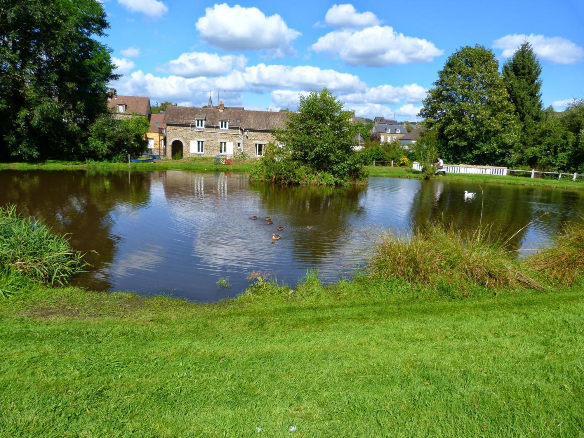 Chateau Anaselle Condé-sur-Noireau 外观 照片